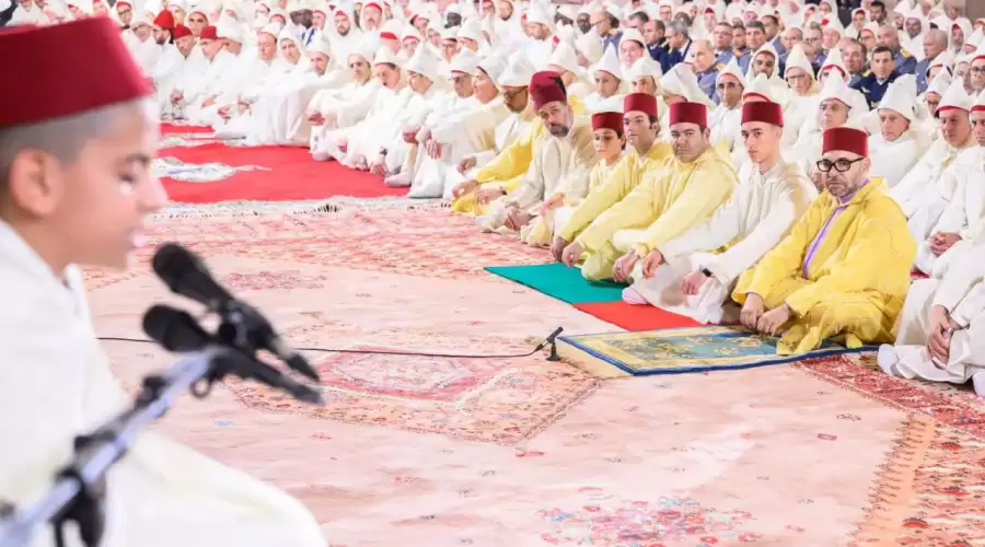 أمير المؤمنين يترأس بمسجد الحسن الثاني بالدار البيضاء حفلا دينيا إحياء لليلة القدر المباركة