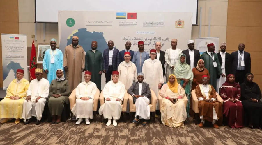 الندوة العلمية الدولية في كيغالي تختتم أعمالها بالدعوة إلى جعل توجيهات أمير المؤمنين مرجعاً لبناء السلم في إفريقيا
